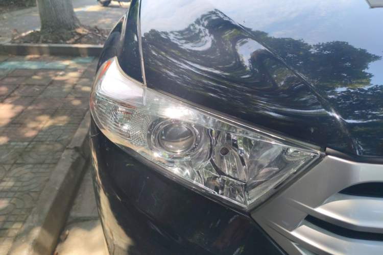 Used Toyota Highlander 2012 2.7L Two-Wheel Drive 7-Seater Luxury Navigation Edition Right Front Headlight