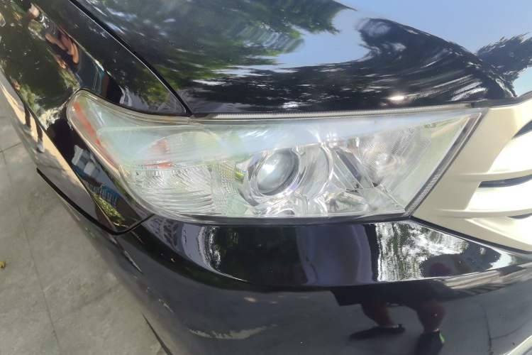 Used Toyota Highlander 2012 2.7L Two-Wheel Drive 5-Seater Sport Edition Right Front Headlight