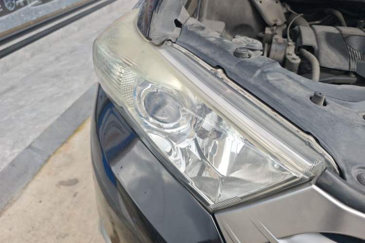 Used Toyota Highlander 2012 2.7L Two-Wheel Drive 7-Seater Elite Edition Right Front Headlight