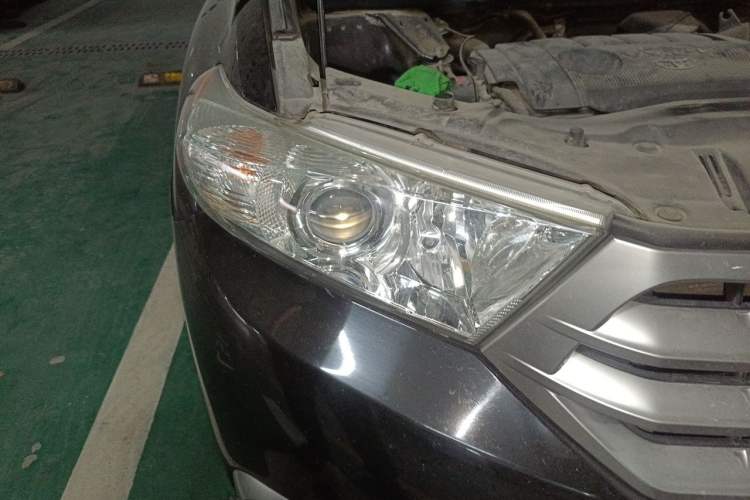 Used Toyota Highlander 2012 2.7L 2WD 5-Seater Elite Edition Right Front Headlight