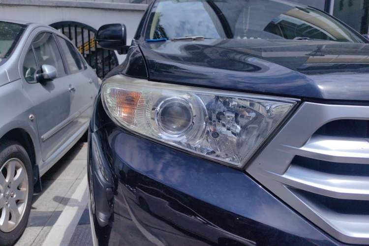 Used Toyota Highlander 2012 2.7L 2WD 5-Seater Elite Edition Right Front Headlight