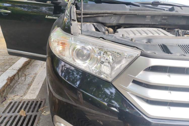Used Toyota Highlander 2012 3.5L 4x4 7-Seater Ultimate Edition Right Front Headlight