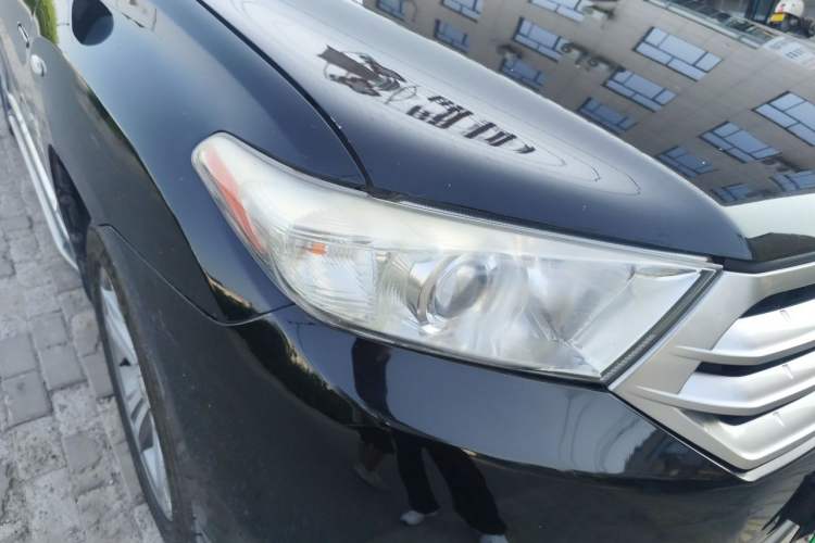 Used Toyota Highlander 2012 2.7L Two-Wheel Drive 7-Seater Ultimate Edition Right Front Headlight