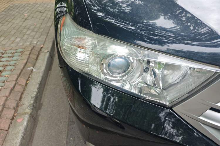 Used Toyota Highlander 2012 2.7L Two-Wheel Drive 7-Seater Elite Edition Right Front Headlight