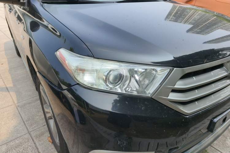 Used Toyota Highlander 2012 2.7L Two-Wheel Drive 7-Seater Luxury Edition Right Front Headlight