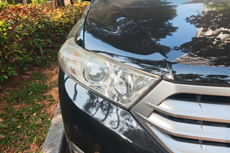 Used Toyota Highlander 2012 2.7L Two-Wheel Drive 7-Seater Luxury Edition Right Front Headlight