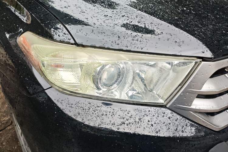Used Toyota Highlander 2012 2.7L Two-Wheel Drive 7-Seater Luxury Edition Right Front Headlight