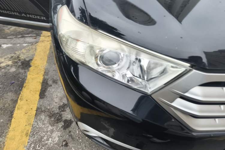 Used Toyota Highlander 2012 2.7L Two-Wheel Drive 7-Seater Luxury Edition Right Front Headlight