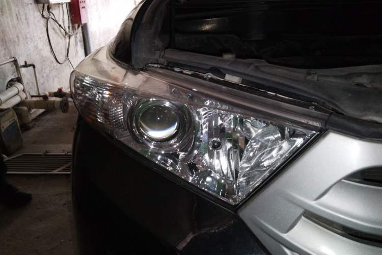 Used Toyota Highlander 2012 2.7L 2WD 5-Seater Elite Edition Right Front Headlight