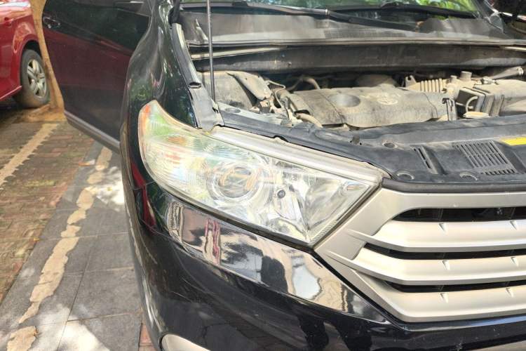 Used Toyota Highlander 2012 2.7L Two-Wheel Drive 7-Seater Luxury Edition Right Front Headlight