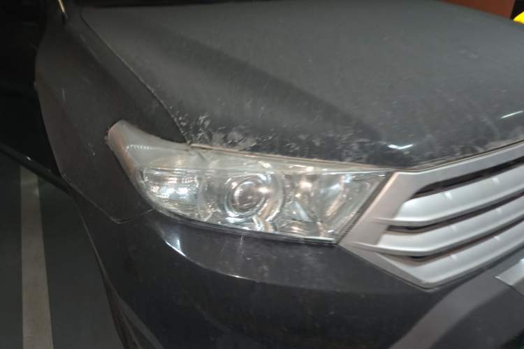 Used Toyota Highlander 2012 2.7L Two-Wheel Drive 7-Seater Elite Edition Right Front Headlight