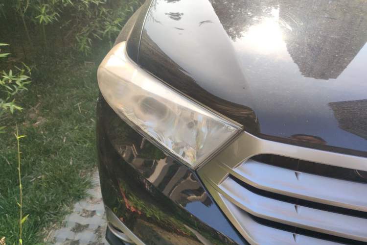 Used Toyota Highlander 2012 2.7L Two-Wheel Drive 7-Seater Luxury Edition Right Front Headlight