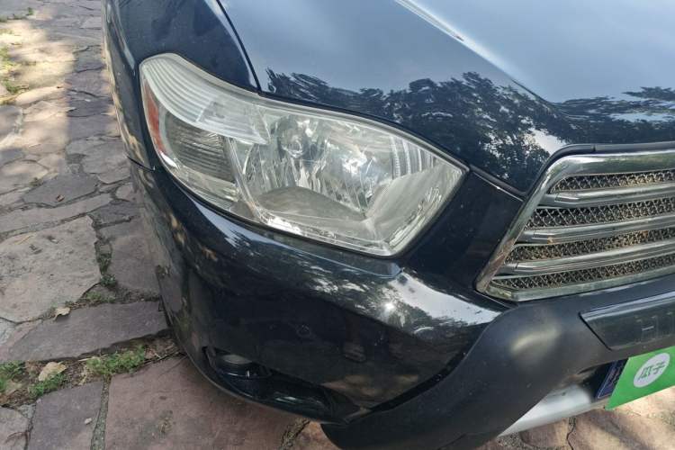 Used Toyota Highlander 2012 2.7L Two-Wheel Drive 7-Seater Luxury Edition Right Front Headlight
