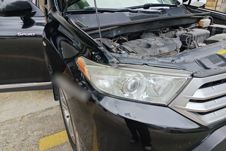 Used Toyota Highlander 2012 2.7L Two-Wheel Drive 7-Seater Luxury Edition Right Front Headlight