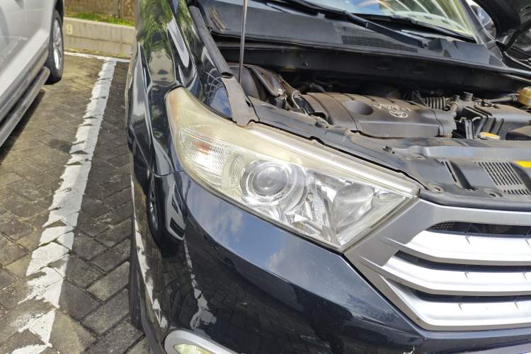 Used Toyota Highlander 2012 2.7L Two-Wheel Drive 7-Seater Luxury Edition Right Front Headlight
