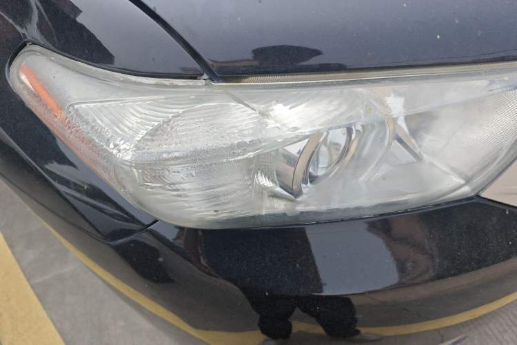 Used Toyota Highlander 2012 2.7L Two-Wheel Drive 7-Seater Luxury Edition Right Front Headlight