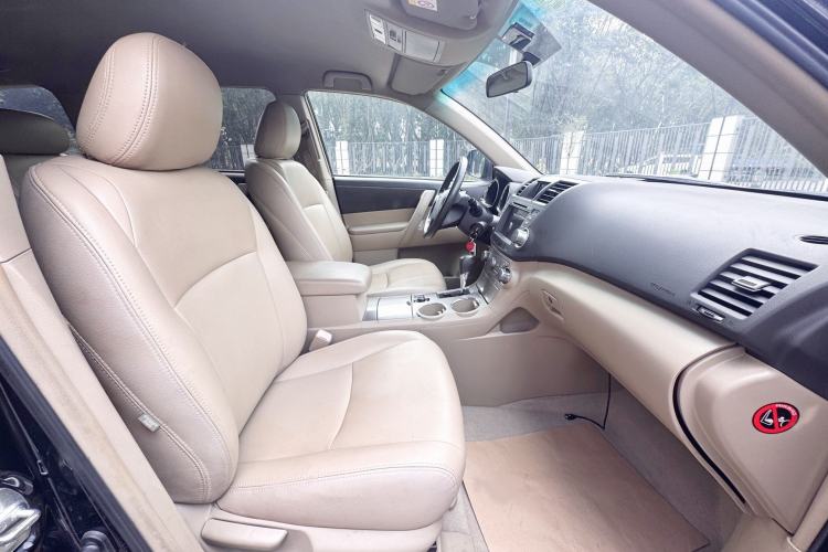Used Toyota Highlander 2012 2.7L Two-Wheel Drive 7-Seater Elite Edition Right Front Seat