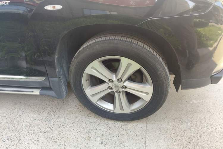 Used Toyota Highlander 2012 2.7L 2WD 5-Seater Elite Edition Right Front Wheel Hub