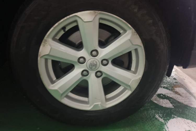 Used Toyota Highlander 2012 2.7L 2WD 5-Seater Elite Edition Right Front Wheel Hub