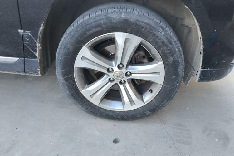 Used Toyota Highlander 2012 2.7L Two-Wheel Drive 7-Seater Luxury Edition Right Front Wheel Hub