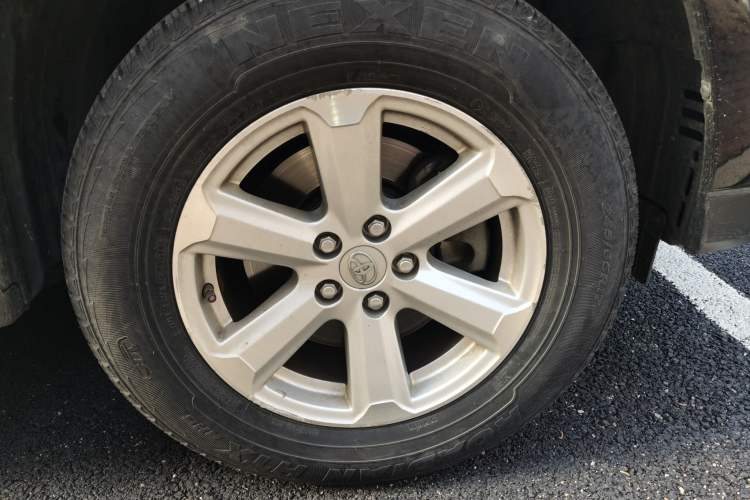 Used Toyota Highlander 2012 2.7L 2WD 5-Seater Elite Edition Right Front Wheel Hub
