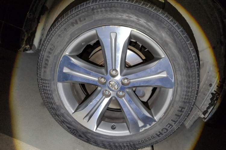 Used Toyota Highlander 2012 2.7L Two-Wheel Drive 7-Seater Luxury Edition Right Front Wheel Hub