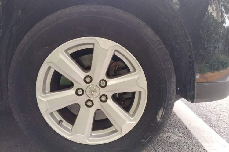 Used Toyota Highlander 2012 3.5L 4x4 7-Seater Elite Edition Right Front Wheel Hub