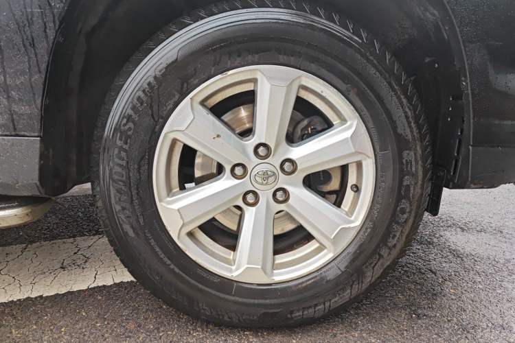 Used Toyota Highlander 2012 2.7L 2WD 5-Seater Elite Edition Right Front Wheel Hub