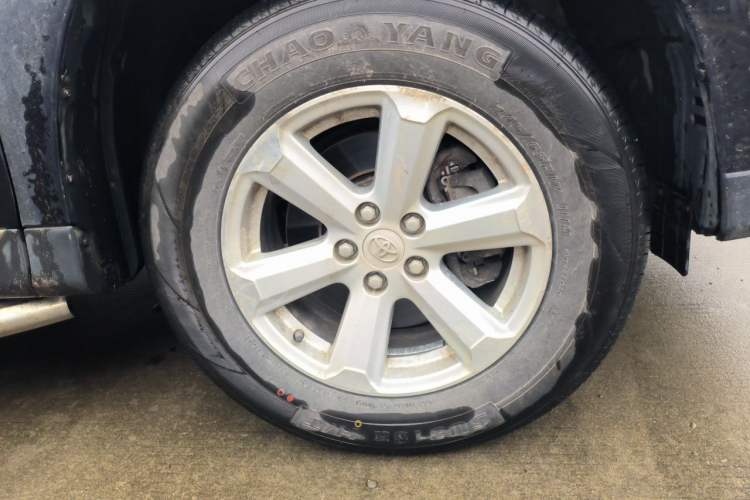 Used Toyota Highlander 2012 3.5L 4x4 7-Seater Elite Edition Right Front Wheel Hub
