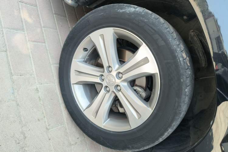 Used Toyota Highlander 2012 2.7L Two-Wheel Drive 7-Seater Luxury Navigation Edition Right Front Wheel Hub