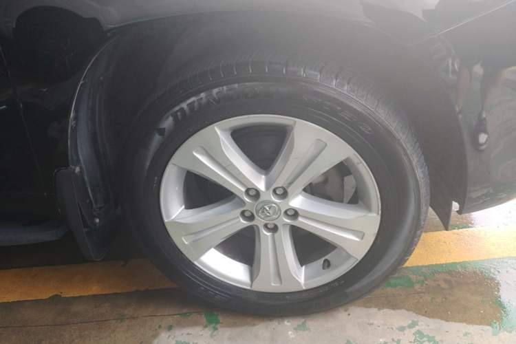Used Toyota Highlander 2012 3.5L 4x4 7-Seater Ultimate Edition Right Front Wheel Hub