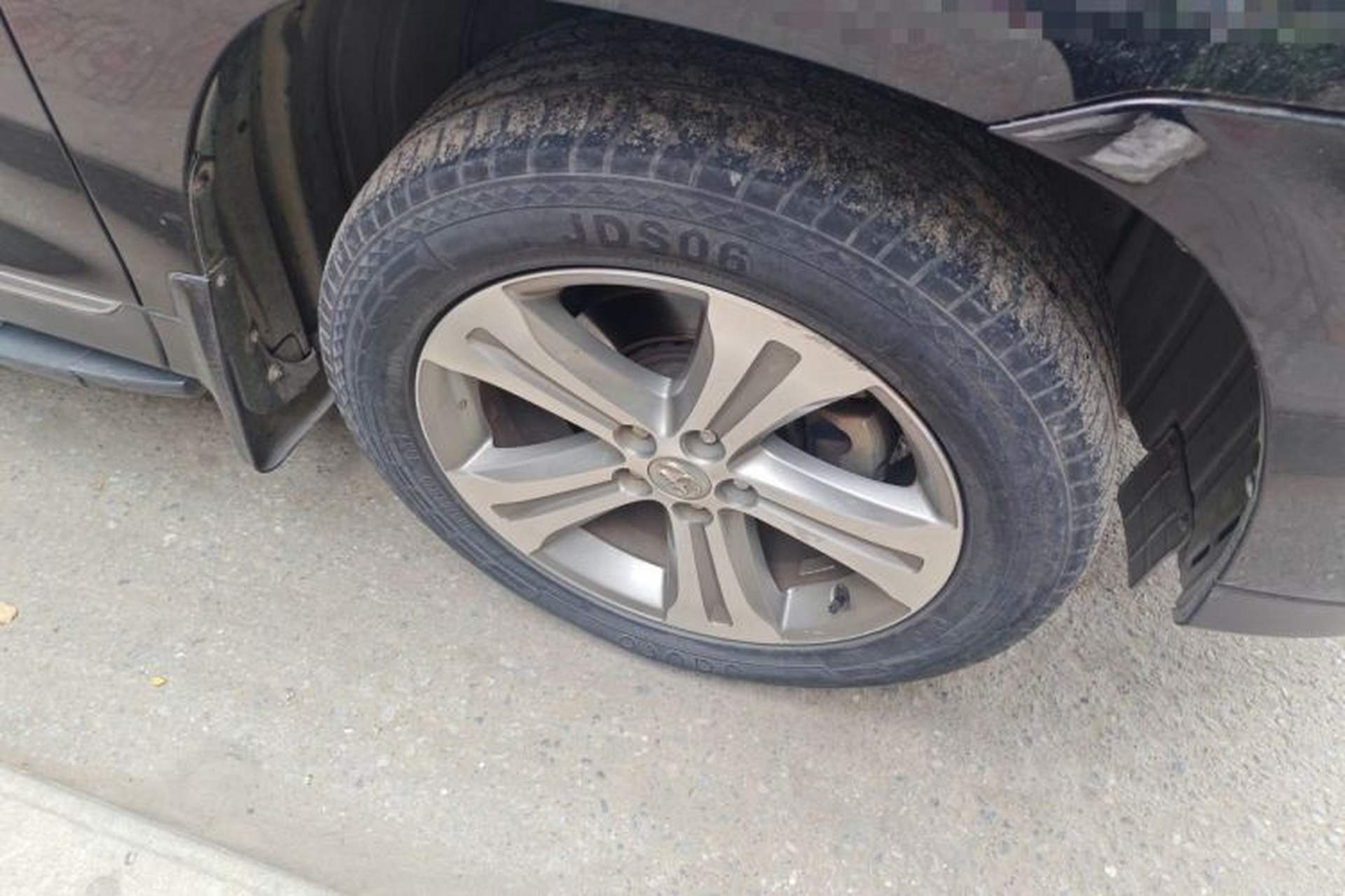 Used Toyota Highlander 2012 2.7L Two-Wheel Drive 7-Seater Luxury Edition Right Front Wheel Hub