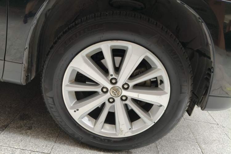 Used Toyota Highlander 2012 3.5L 4x4 7-Seater Ultimate Edition Right Front Wheel Hub