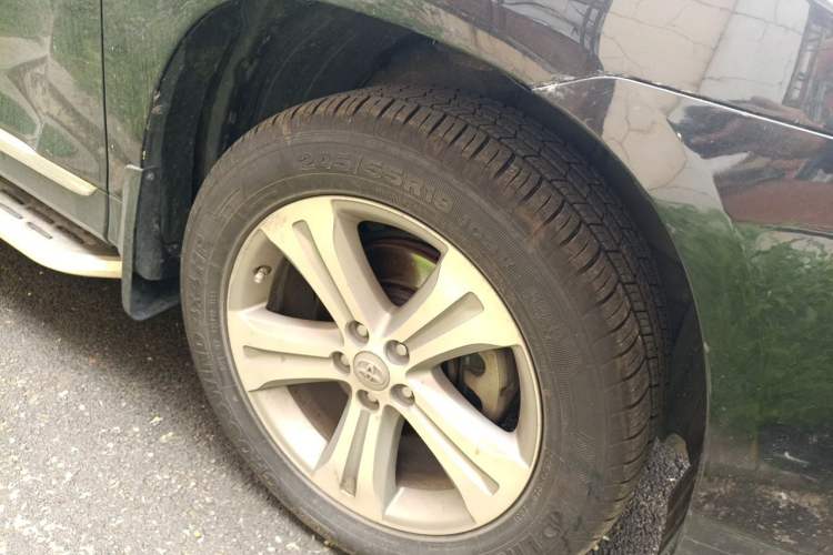 Used Toyota Highlander 2012 2.7L Two-Wheel Drive 7-Seater Luxury Edition Right Front Wheel Hub