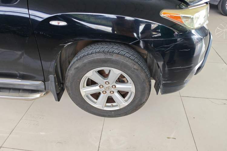 Used Toyota Highlander 2012 2.7L 2WD 5-Seater Elite Edition Right Front Wheel Hub