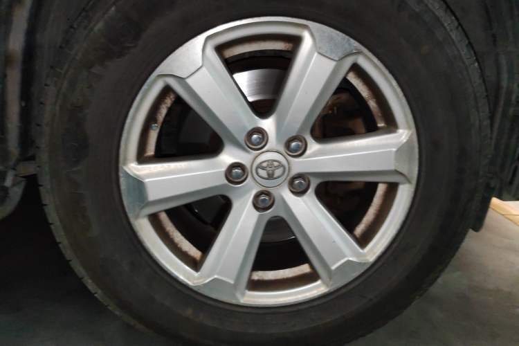 Used Toyota Highlander 2012 2.7L 2WD 5-Seater Elite Edition Right Front Wheel Hub