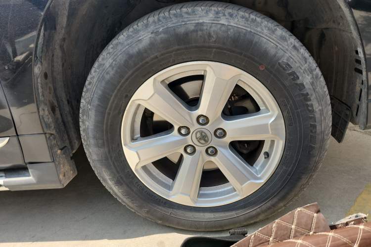 Used Toyota Highlander 2012 2.7L 2WD 5-Seater Elite Edition Right Front Wheel Hub