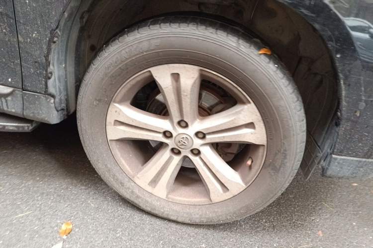 Used Toyota Highlander 2012 2.7L Two-Wheel Drive 7-Seater Luxury Edition Right Front Wheel Hub