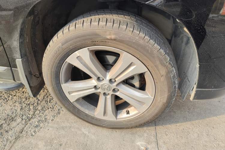 Used Toyota Highlander 2012 2.7L Two-Wheel Drive 7-Seater Luxury Edition Right Front Wheel Hub