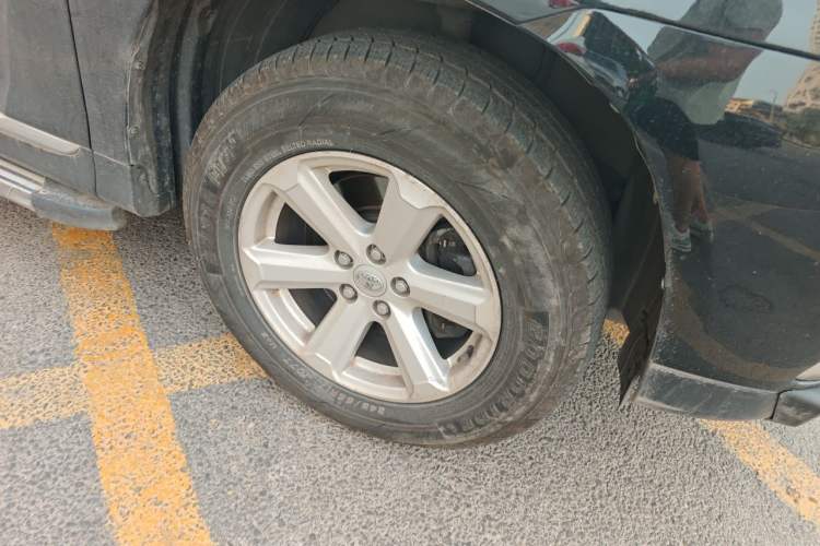 Used Toyota Highlander 2012 3.5L 4x4 7-Seater Elite Edition Right Front Wheel Hub