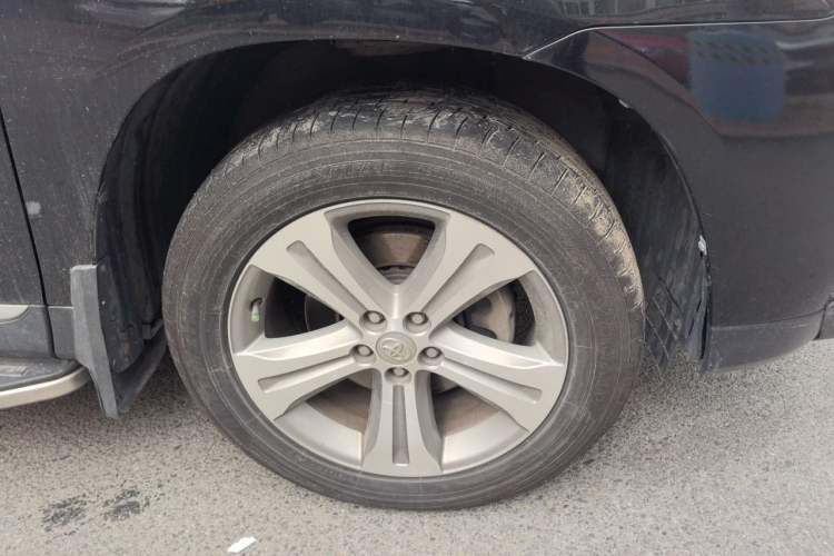 Used Toyota Highlander 2012 2.7L Two-Wheel Drive 7-Seater Luxury Navigation Edition Right Front Wheel Hub