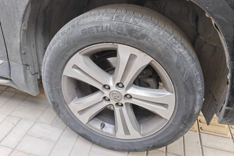 Used Toyota Highlander 2012 2.7L Two-Wheel Drive 5-Seater Sport Edition Right Front Wheel Hub