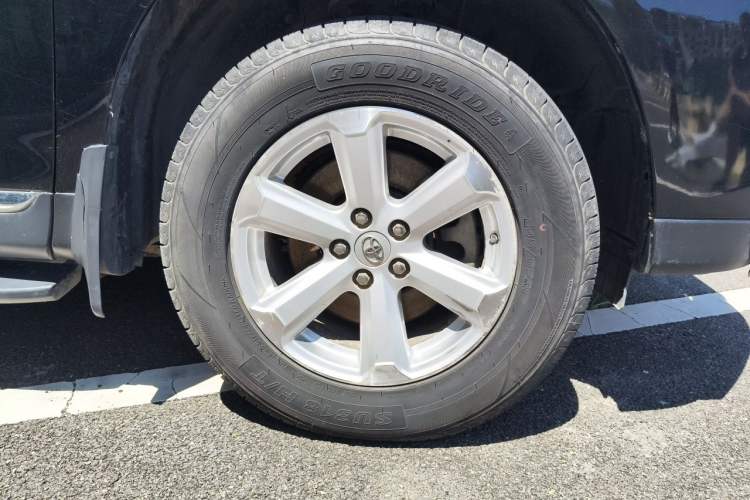 Used Toyota Highlander 2012 2.7L 2WD 5-Seater Elite Edition Right Front Wheel Hub