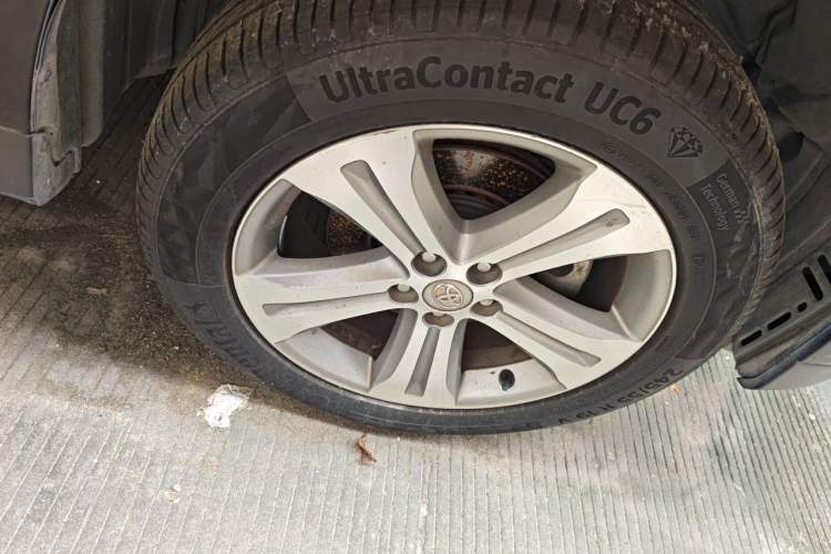 Used Toyota Highlander 2012 2.7L Two-Wheel Drive 7-Seater Luxury Navigation Edition Right Front Wheel Hub