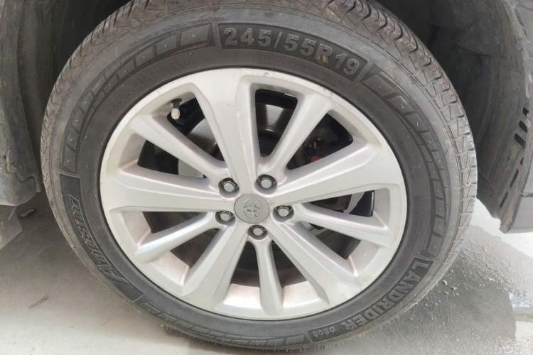 Used Toyota Highlander 2012 2.7L 2WD 5-Seater Elite Edition Right Front Wheel Hub