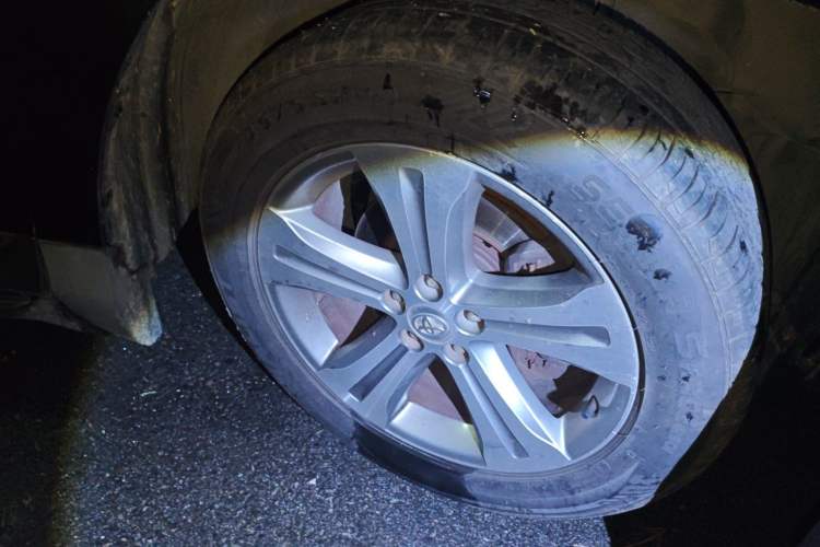 Used Toyota Highlander 2012 2.7L Two-Wheel Drive 5-Seater Sport Edition Right Front Wheel Hub