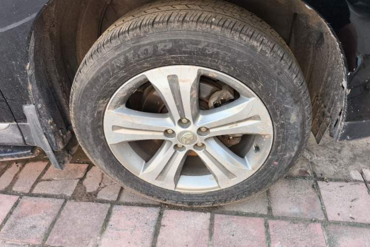 Used Toyota Highlander 2012 2.7L Two-Wheel Drive 7-Seater Luxury Edition Right Front Wheel Hub