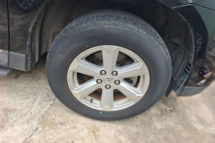 Used Toyota Highlander 2012 2.7L Two-Wheel Drive 7-Seater Elite Edition Right Front Wheel Hub