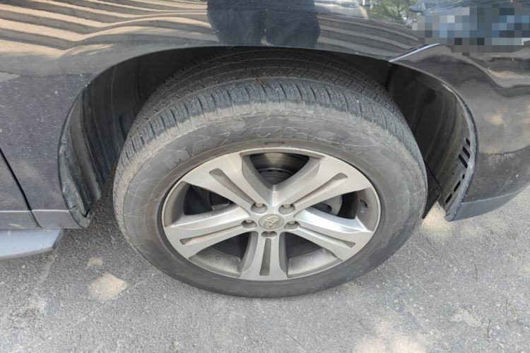 Used Toyota Highlander 2012 2.7L Two-Wheel Drive 7-Seater Luxury Edition Right Front Wheel Hub