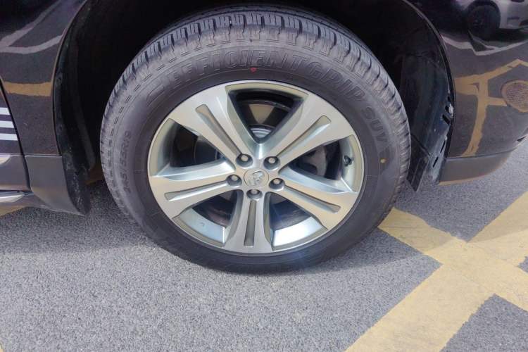 Used Toyota Highlander 2012 2.7L Two-Wheel Drive 7-Seater Luxury Edition Right Front Wheel Hub